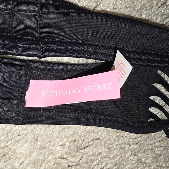 Victorias Secret Bombshell Bikini (34C) - Picture 7 of 8